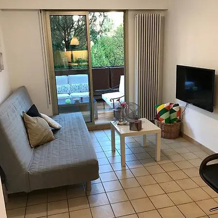 Dans Un Ecrin De Verdure הייר