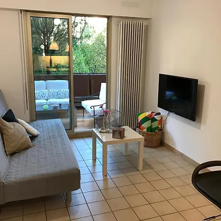 Dans Un Ecrin De Verdure