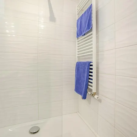 Calme, Clim, Patio Xxl, Piscine&parking Appartement *