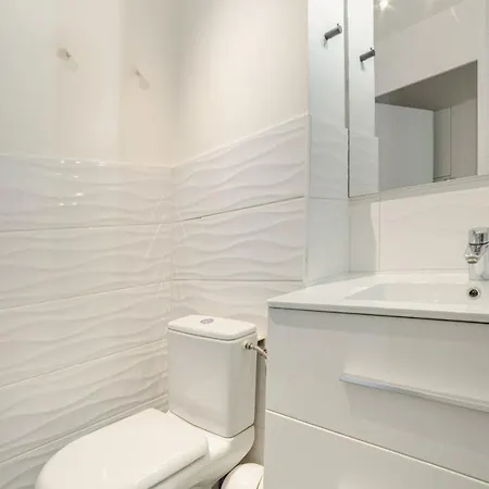 Calme, Clim, Patio Xxl, Piscine&parking Appartement *