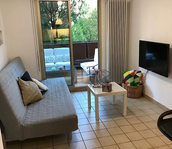 Dans Un Ecrin De Verdure Hyères